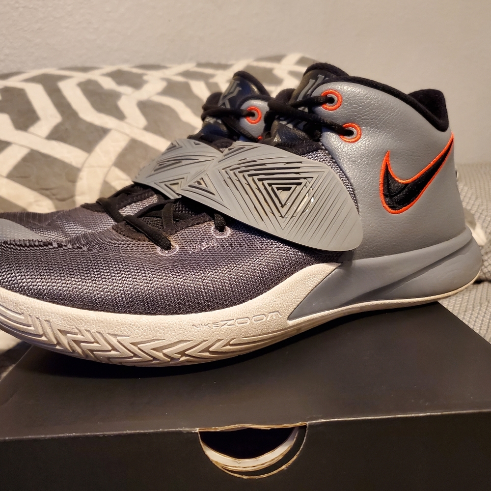 Kyrie Flytrap 3